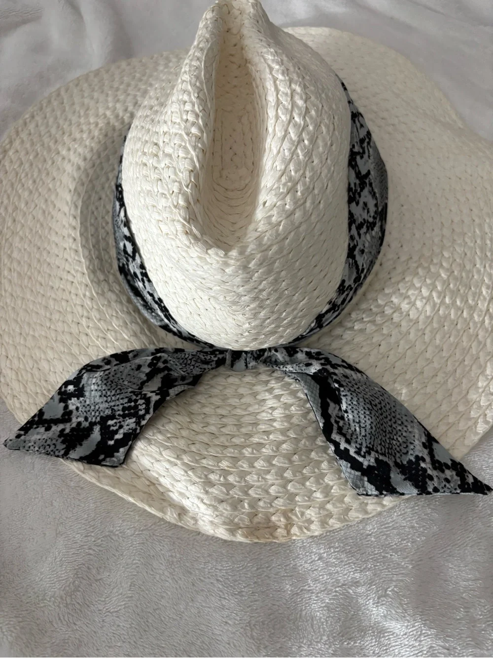Vince Camuto Cream Straw Fedora with Black Snake-Print Band